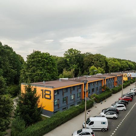 The Park Suites Varsavia Esterno foto